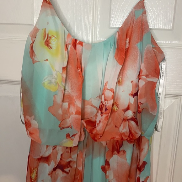 Beautiful floral summer dress - Picture 2 of 3